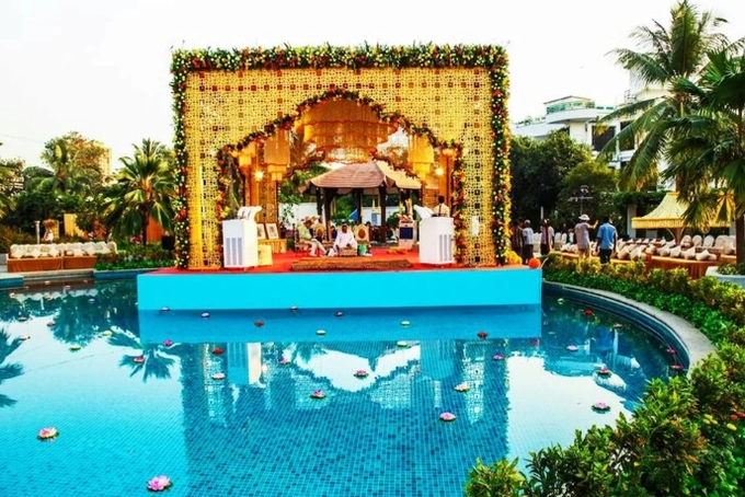 Eskay Resorts Mumbai wedding setup beside poolside venue in Borivali West