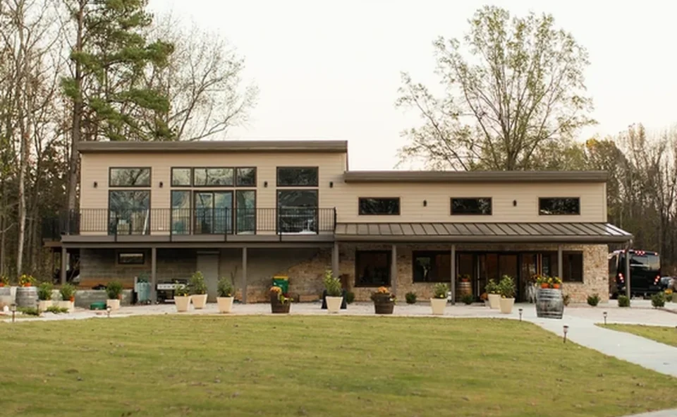 Best Wedding venue in virgina - Riverside Vines winery
